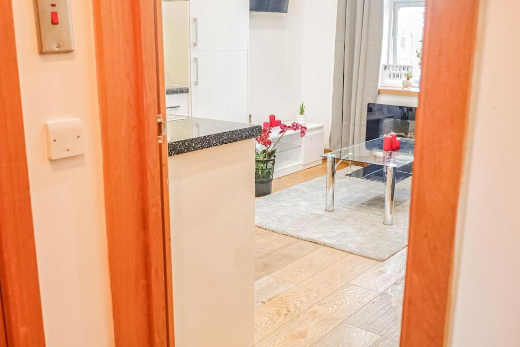 Charming City Centre Apartment Cardiff Exterior photo
